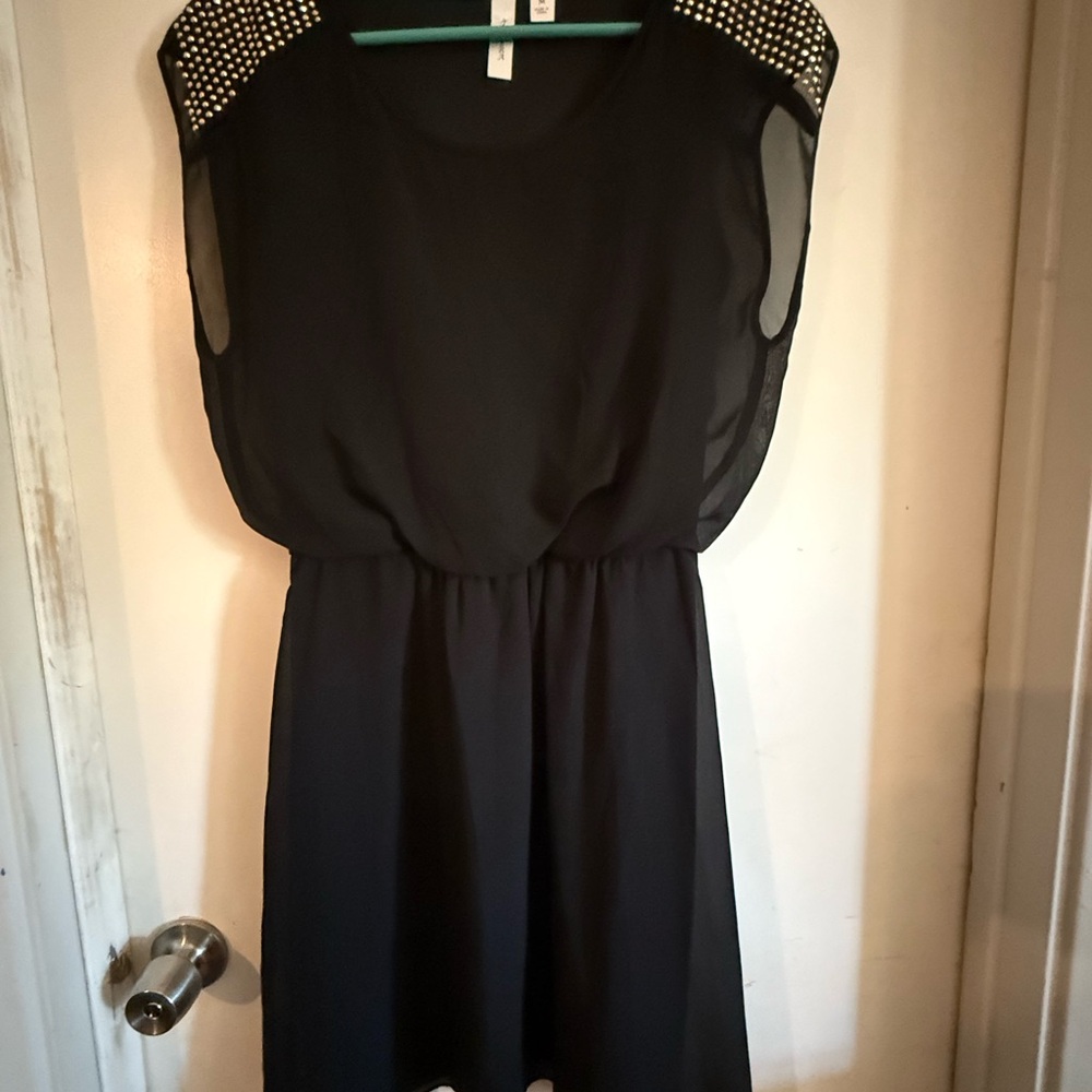 Elegant Black Sleeveless Dress